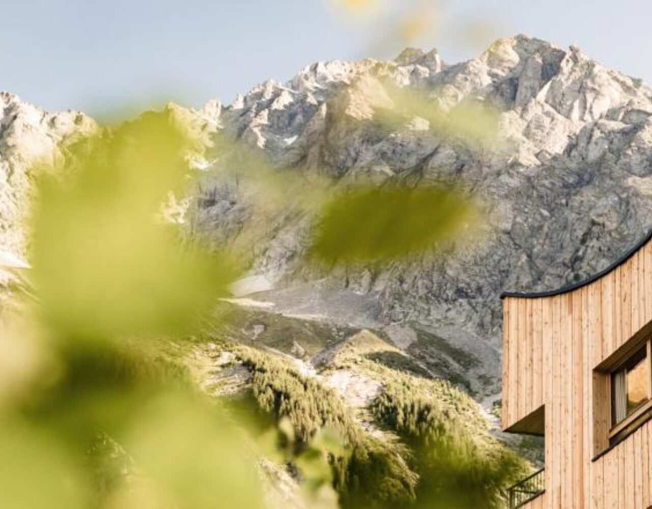 https://primatravel.si/wp-content/uploads/2025/10/primatravel_naslovna_falkensteiner_antholz-1280x1000.jpg