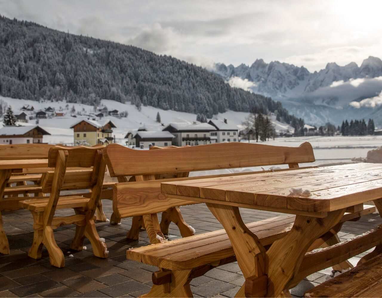 https://primatravel.si/wp-content/uploads/2025/12/primatravel_naslovna_COOEE_alpin_dachstein-1280x1000.jpg