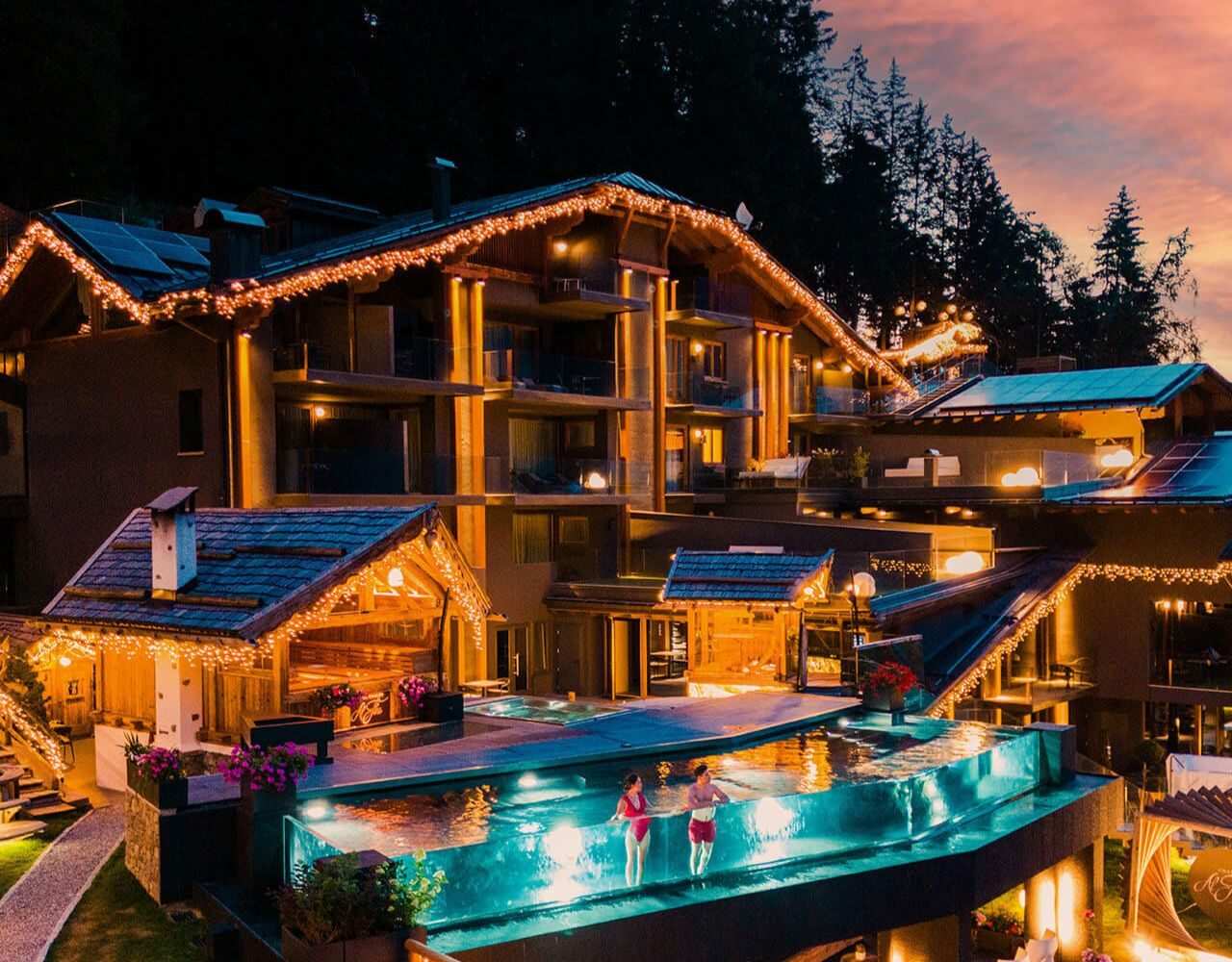 https://primatravel.si/wp-content/uploads/2025/12/primatravel_naslovna_chalet_al_foss_alp_resort-1280x1000.jpg