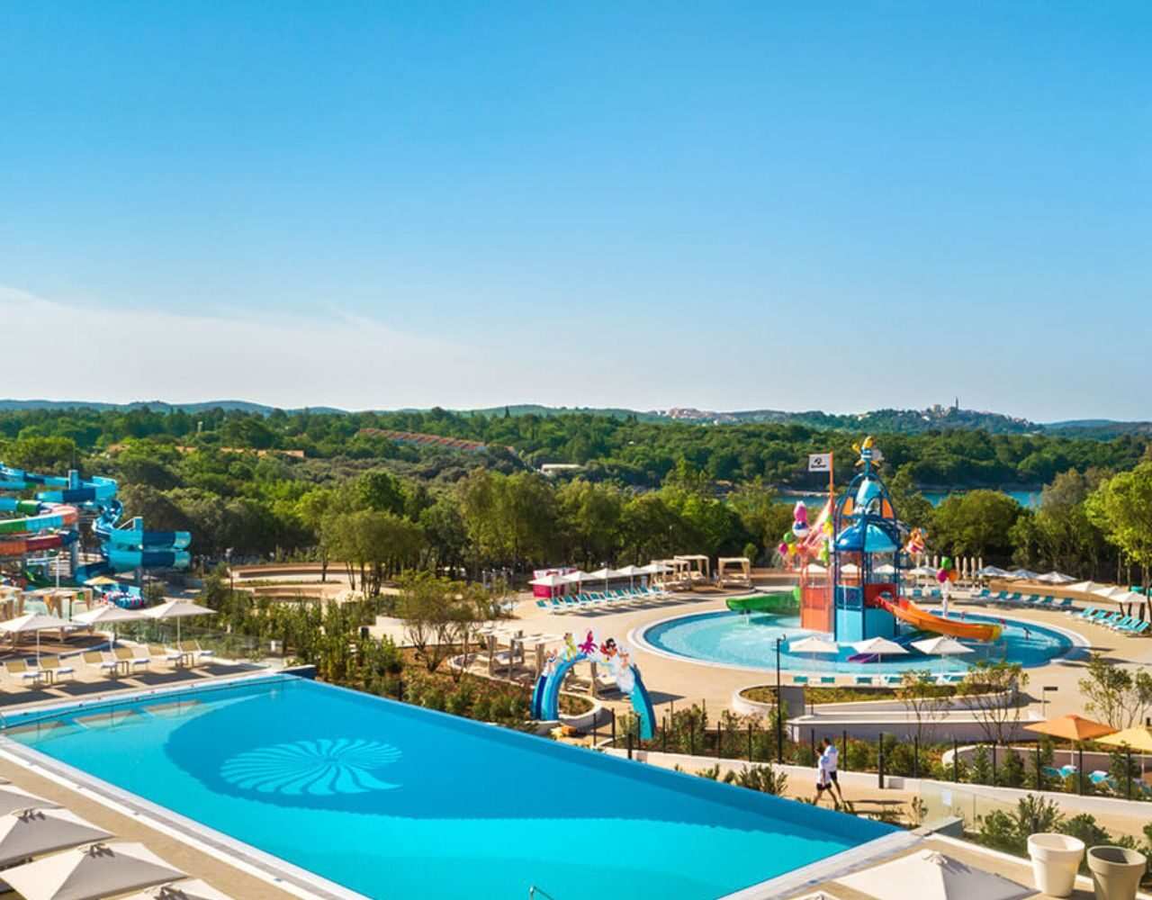 https://primatravel.si/wp-content/uploads/2026/01/primatravel_naslovna_mobilne_hisice_valamar_istra-1280x1000.jpg